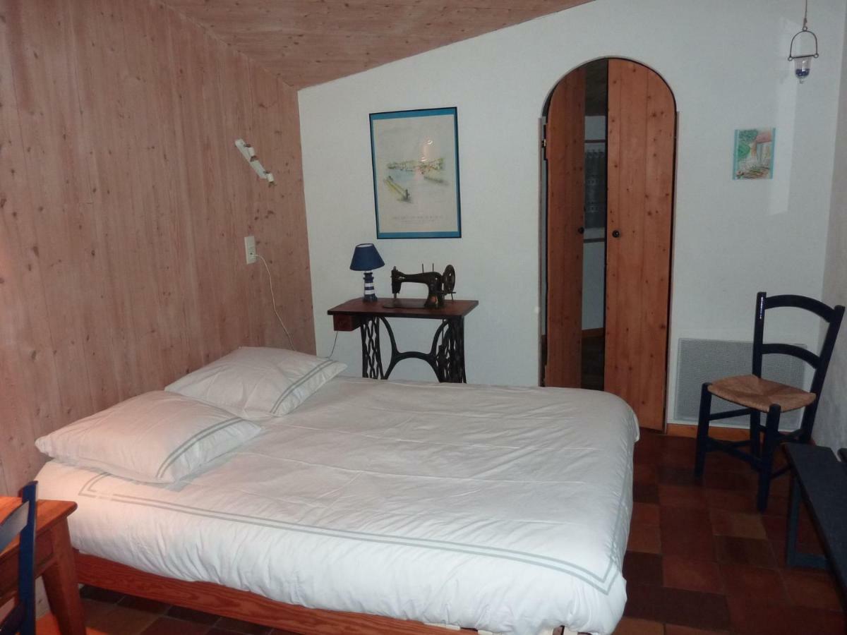 Les Chenes Bleus Bed & Breakfast Sainte-Marie-de-Re Exterior photo